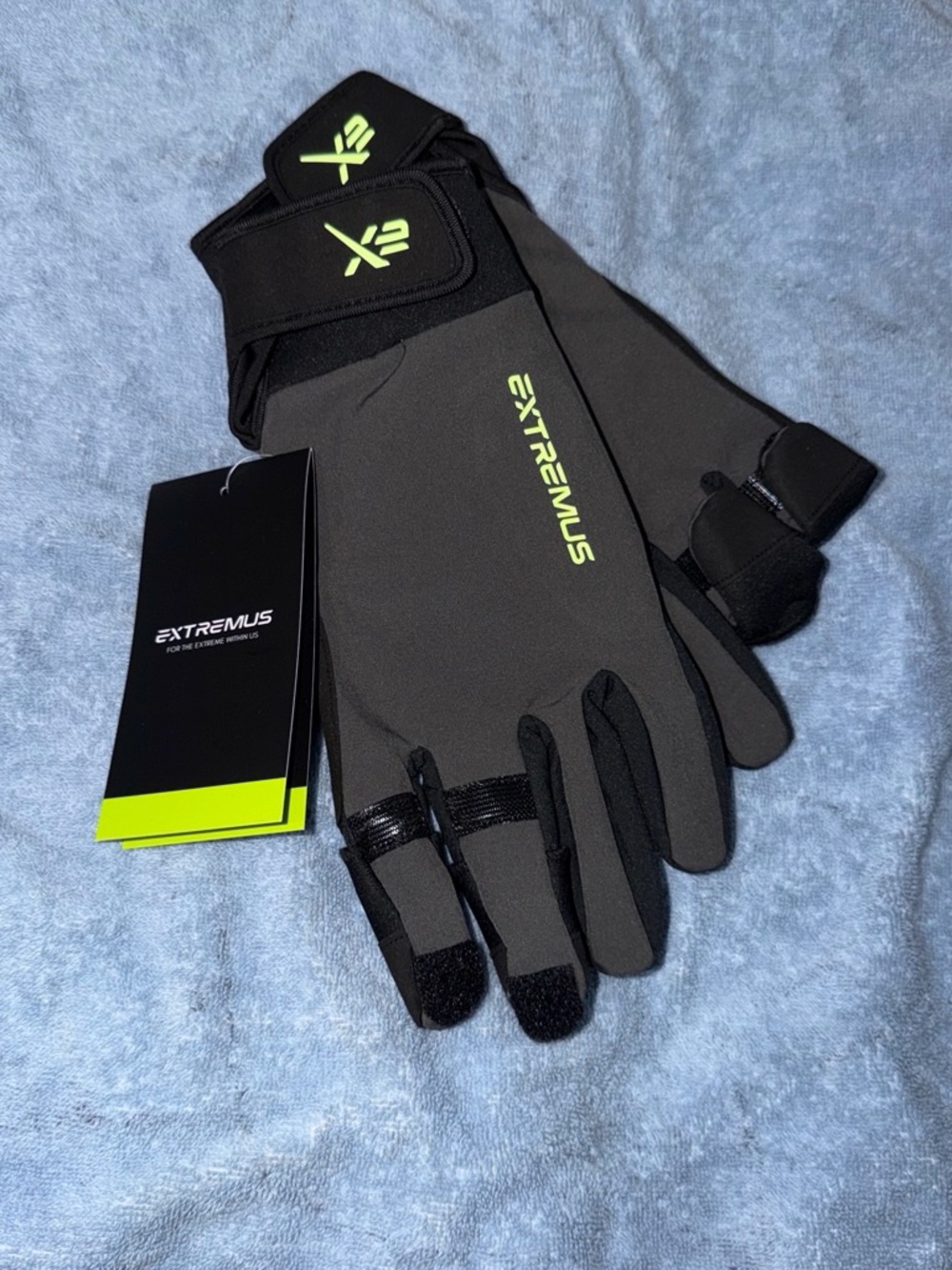 Extremus Black Touchscreen-Compatible Men’s Gloves with Neon Accent